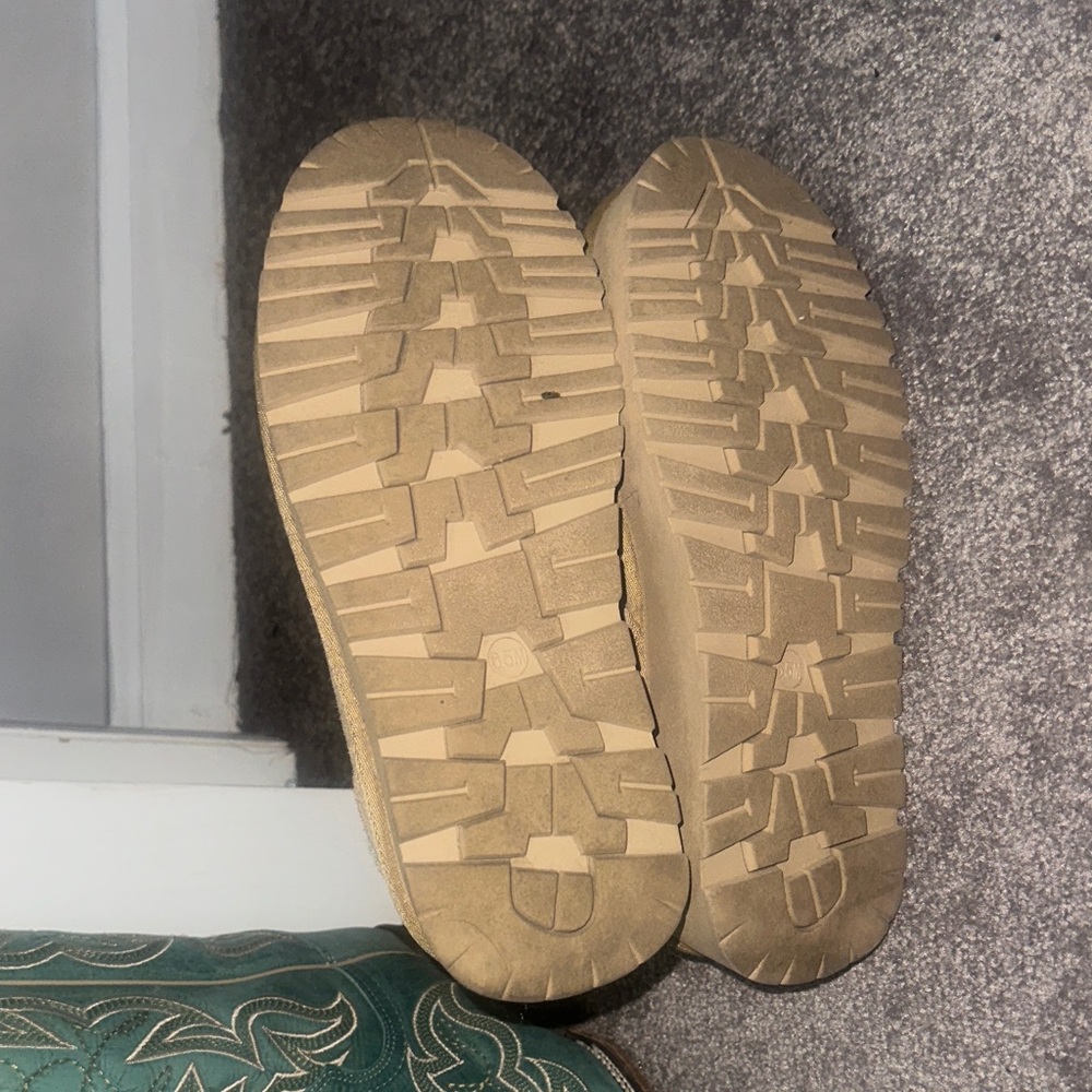 Platform Slippers - Picture 2 of 3